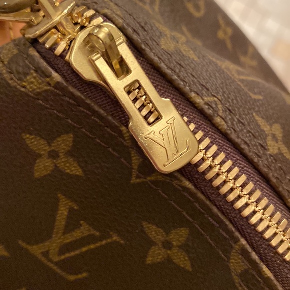 Authentic Louis Vuitton Monogram AB Keepall 50 Duffle Bag. - Picture 4 of 10